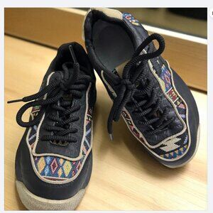 Unisex Sneakers With an Ethnic Pattern in Black Size: 9